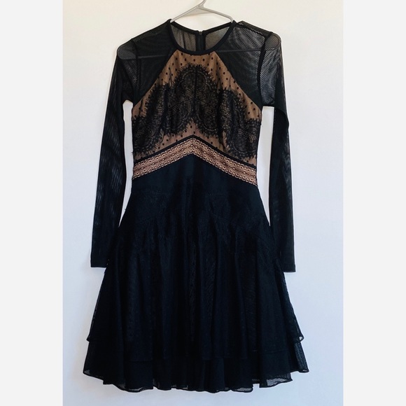 Three Floor-  Carola Dress in Black & Nude - Picture 4 of 9